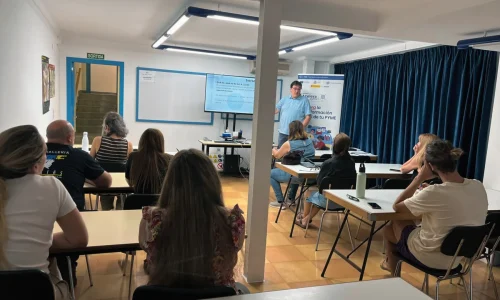 La OAP UEC Girona celebra en Figueres un taller sobre inteligencia artificial aplicada a pymes