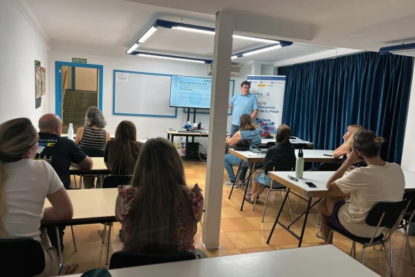 La OAP UEC Girona celebra en Figueres un taller sobre inteligencia artificial aplicada a pymes