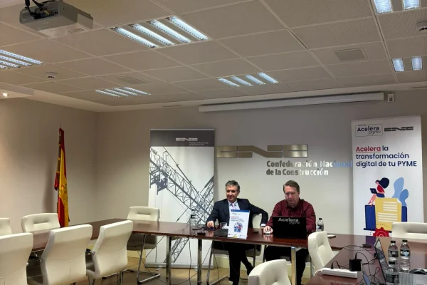 La Oficina Acelera Pyme UEC Girona presenta la plataforma PyDE en un webinar con más de 50 asistentes